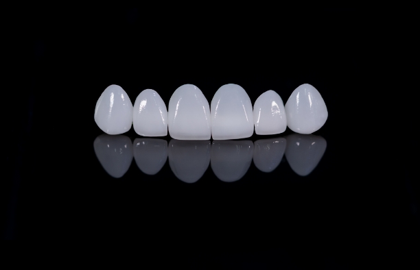 ジルコニア(白い色)