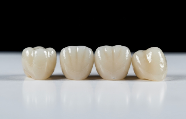 プレミアム(ジルコニア＋ステイン)